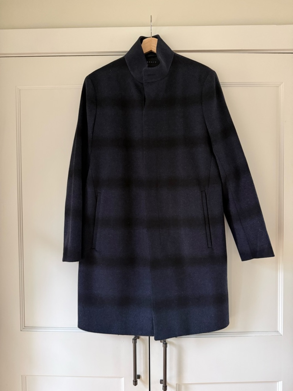 Theory Men's Belvin Navy Plaid Wool Coat L